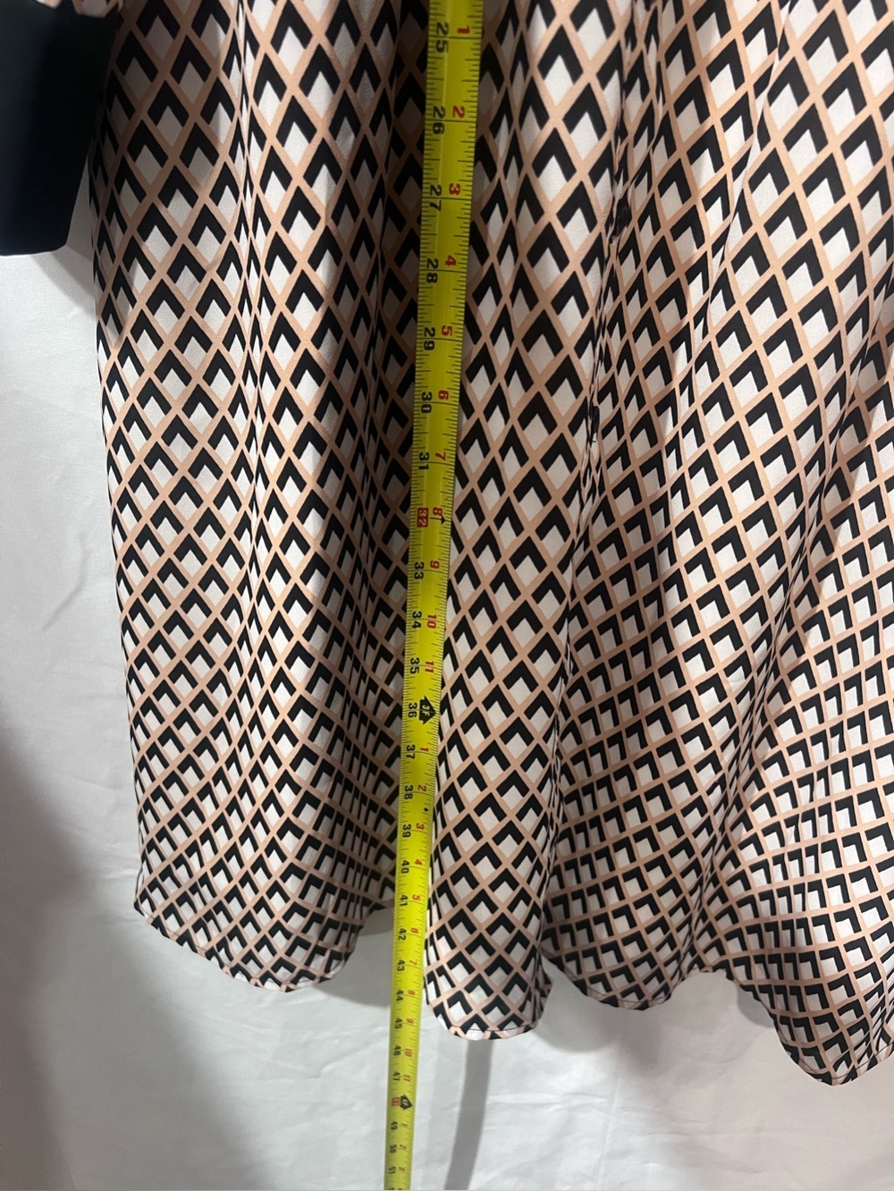 Who What Wear Black and Cream Geometric Long-Sleeve Shirt Dress - Picture 2 of 5